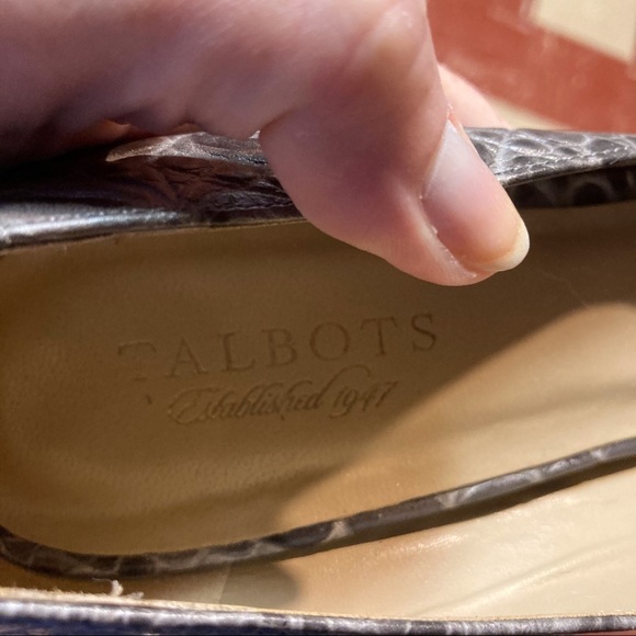 Talbots sz 8.5 gray croc embossed platform heels - Picture 7 of 7